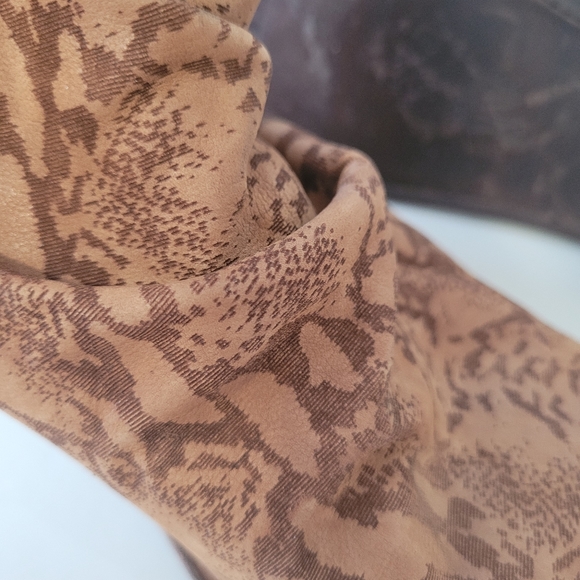 JOHN VARVATOS Morrison Sharpei Snake-Skin Motif Leather Boot - Handmade in Italy - Picture 5 of 16